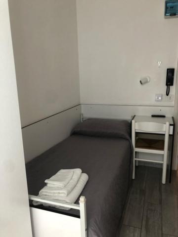 Hotel Oria Римини Екстериор снимка