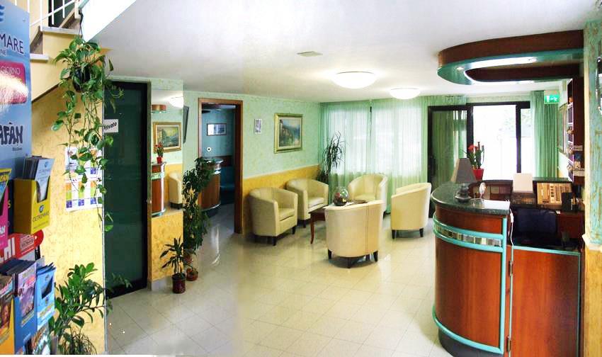 Hotel Oria Римини Екстериор снимка